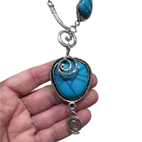 Asymmetrical Design Chunky Turquoise and Silver Necklace - Picture 3 of 6